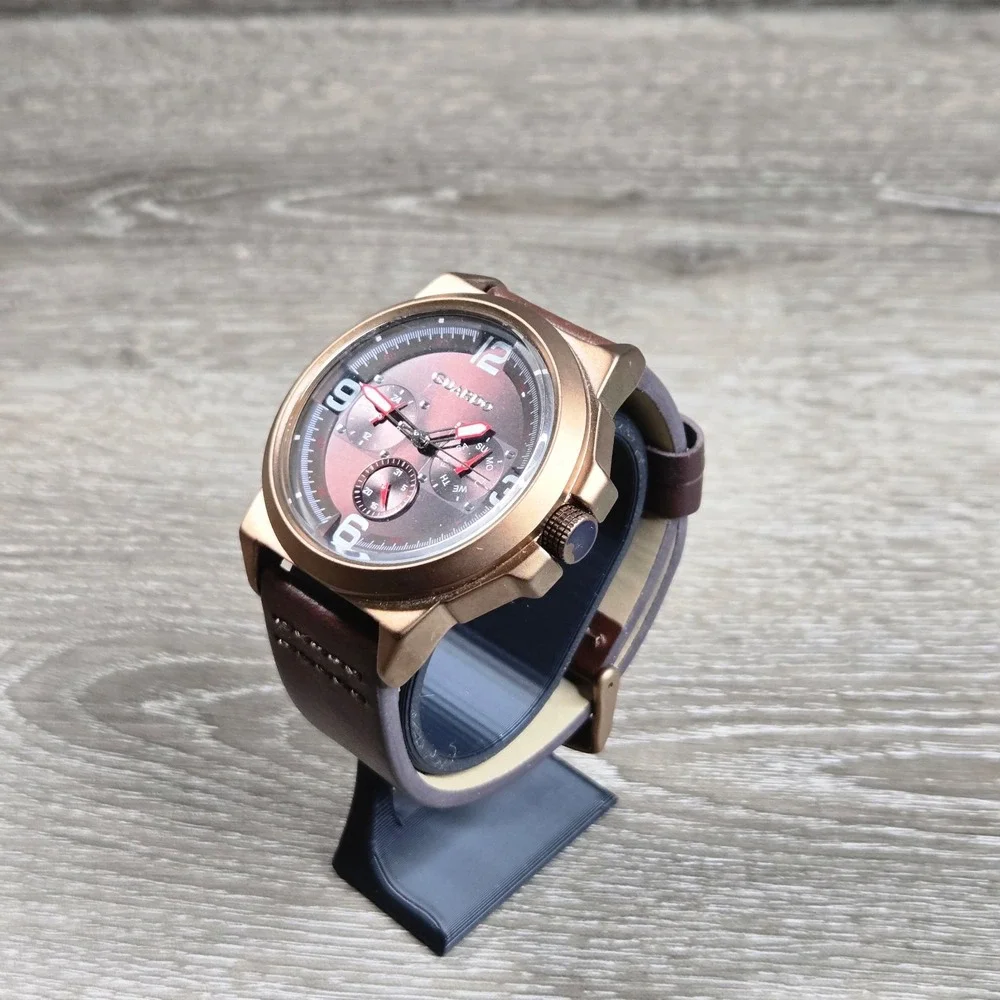 Guardo watch little